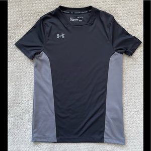 Boys Under Armour shirt size M (10-12)